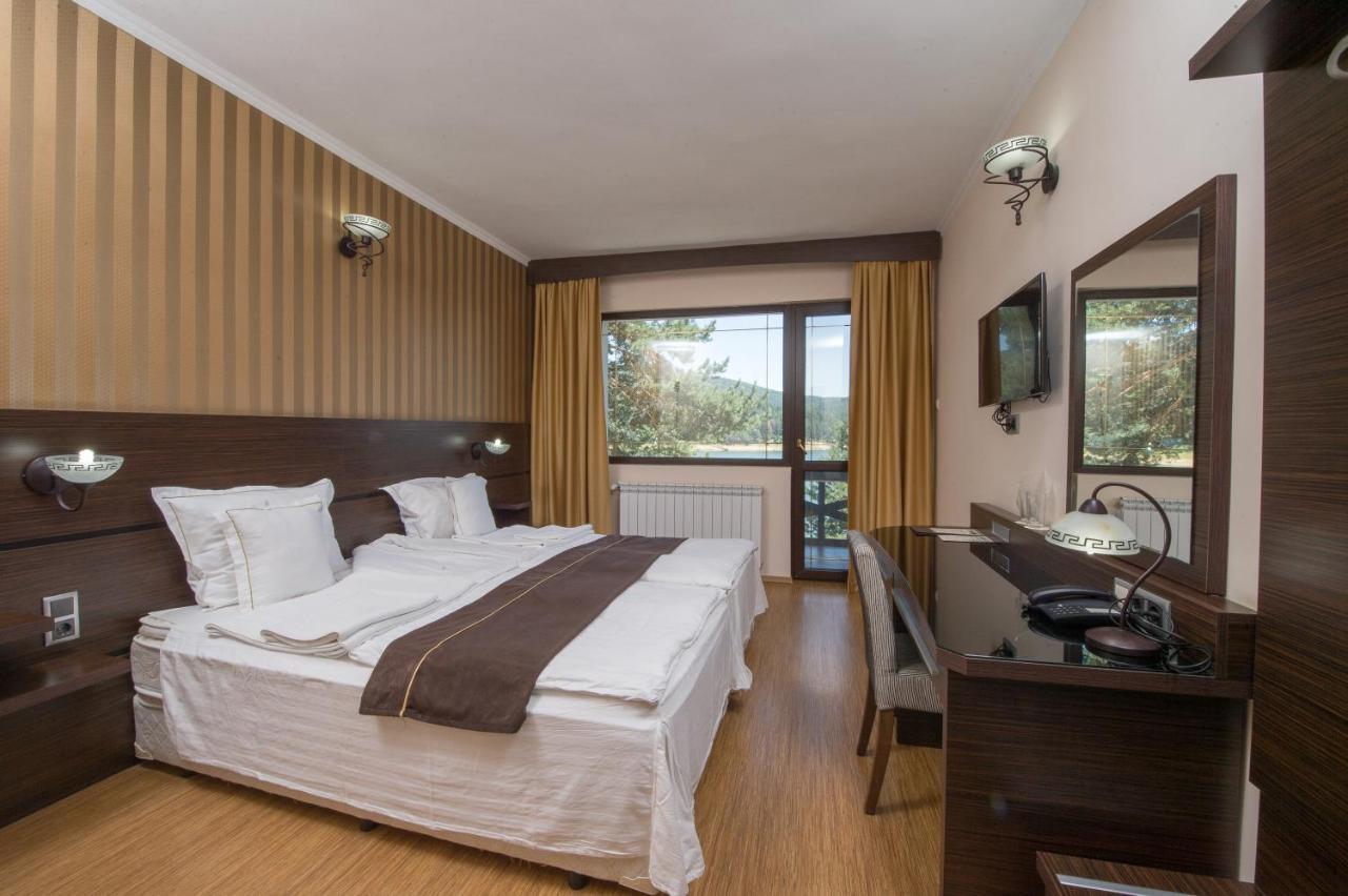 Family Hotel Hebar Batak Exterior photo